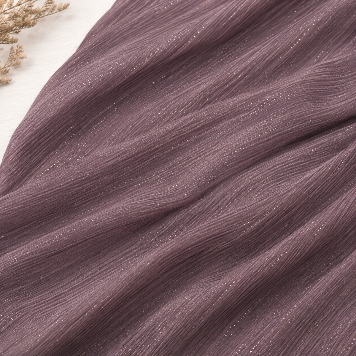 Premium Two-Tone Pleated Maxi Dress with Tassel Necklace