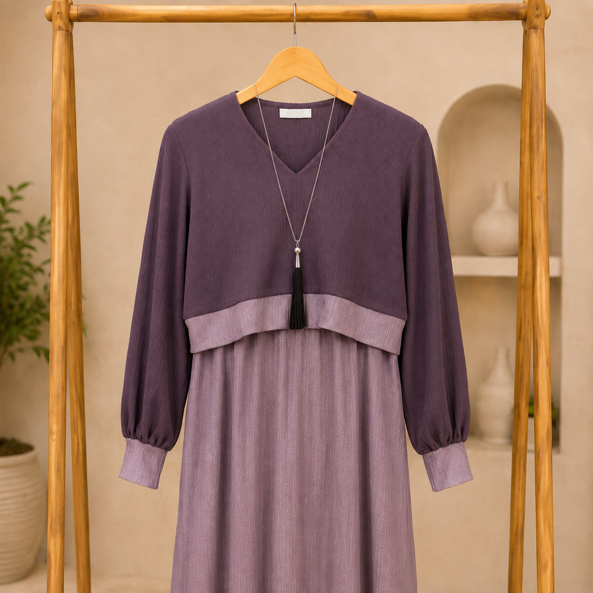 Premium Two-Tone Pleated Maxi Dress with Tassel Necklace