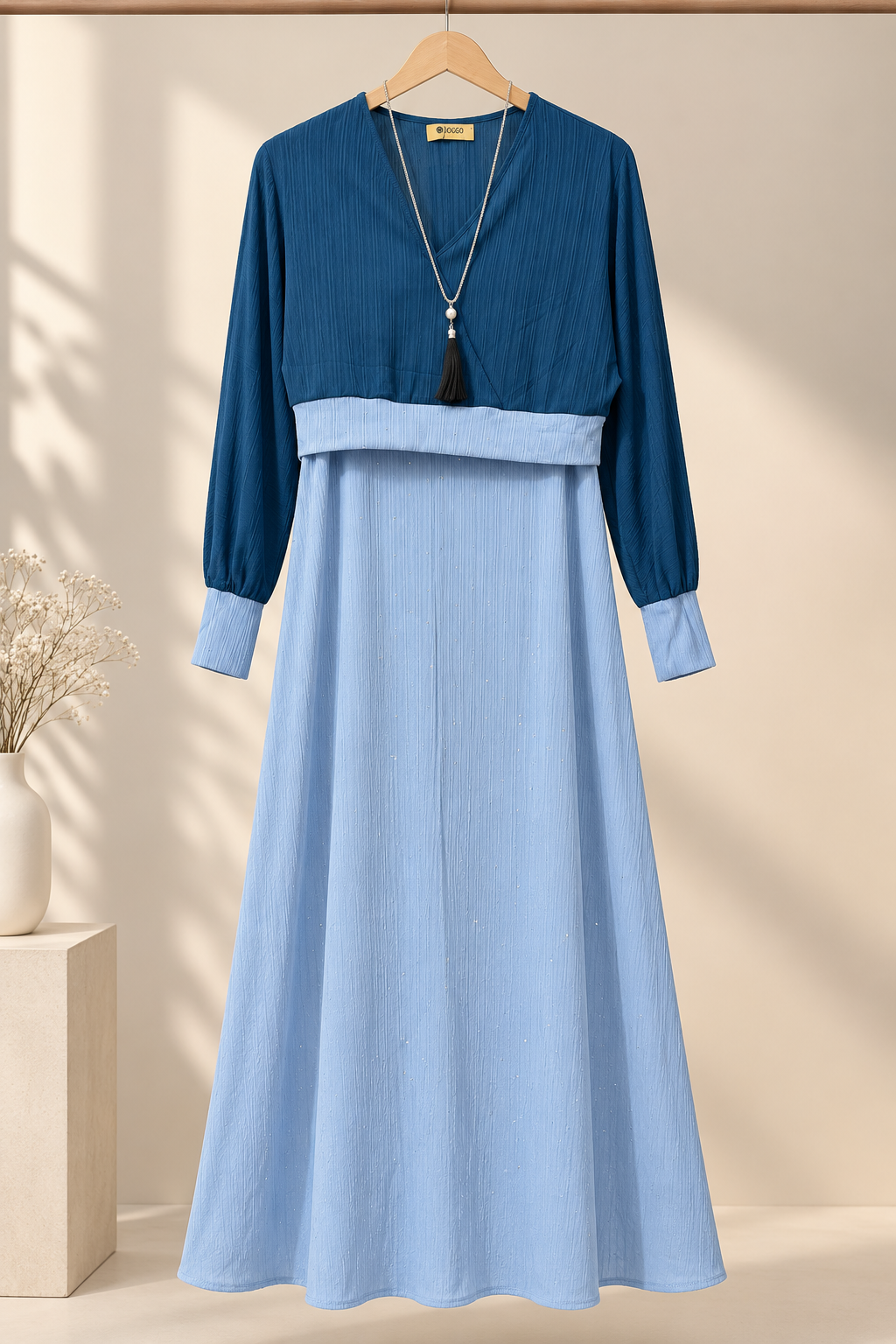 Premium Two-Tone Pleated Maxi Dress with Tassel Necklace